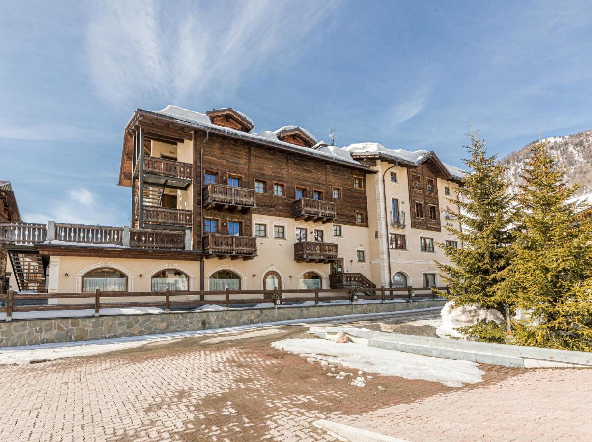 Hotel La Pastorella Ливиньо Экстерьер фото